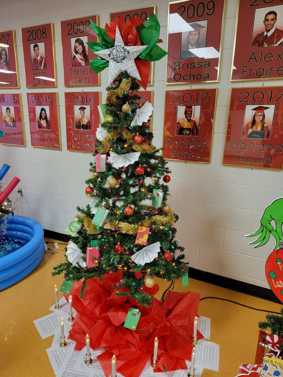 It’s that time again!🎄

<a href="/EDHS_AztecChoir/">Tiffany Chasco</a> <a href="/EDAztecs_HS/">Venessa Betancourt</a>