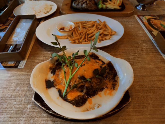 昼ごはん!!今日は、初ビッグボーイでハンバーグドリア!美味かった〜 