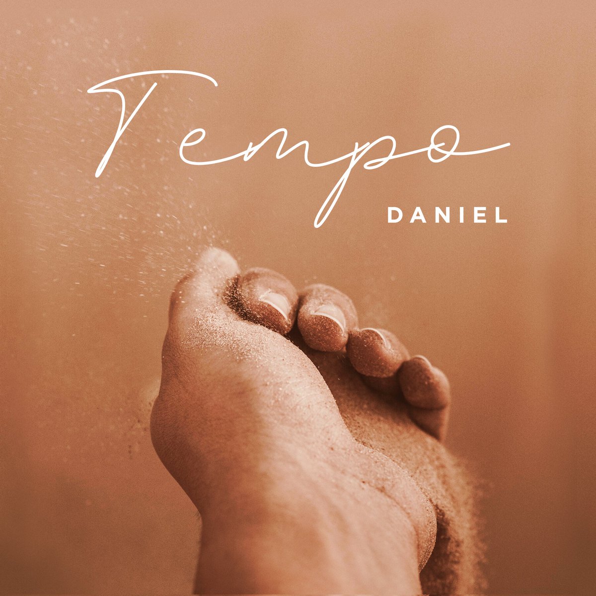 OlheiroMusical's tweet photo. Daniel lança "Tempo" de Anderson Freire https://t.co/NoJehWUbJz