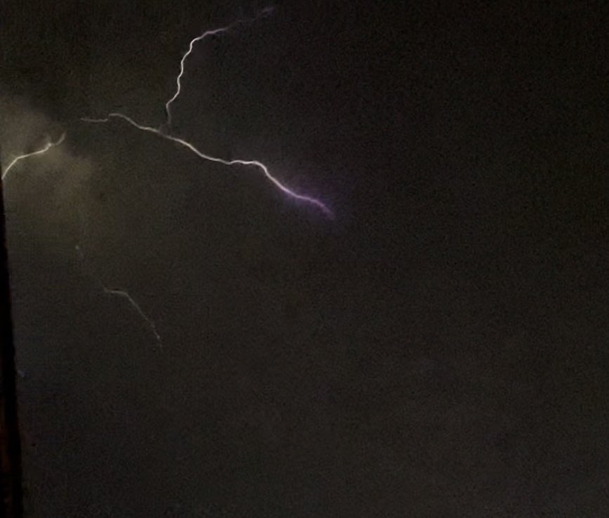 Tiffany72092's tweet photo. Arkansas storm tonight in Benton got a few pics of lightning https://t.co/LXHhRo1SNZ