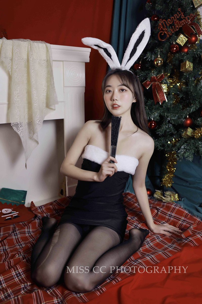 不久后就是圣诞 跨年 烟火 新年

摄影/@misscc520 

#圣诞写真 #私房 #摄影 #写真 #成都 https://t.co/bo7wVk19SB