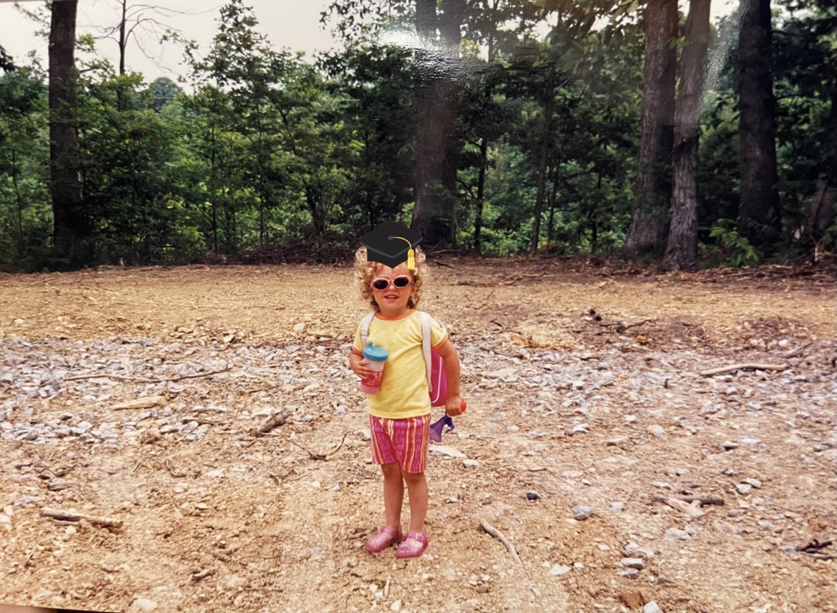 alyciaswan's tweet photo. HEY!!! Watch me graduate tomorrow starting at 9:30! 👩🏼‍🎓 https://t.co/D3HKVhi8qF https://t.co/8axxybJOhV