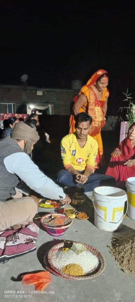 RikeshRj's tweet photo. हलदी कलश 🌹🌹🌹
Dulhe raja csk fan 😉😉😉
Ye crage h cricket ka india m ki dulhe apne haldi clash ke awsar par v @CSKteamFC  ka jarsi pahne hwe h😉😉😉👍👍👍
@msdhoni @ChennaiIPL @CSKFansOfficial https://t.co/DJXjj0N3Pn