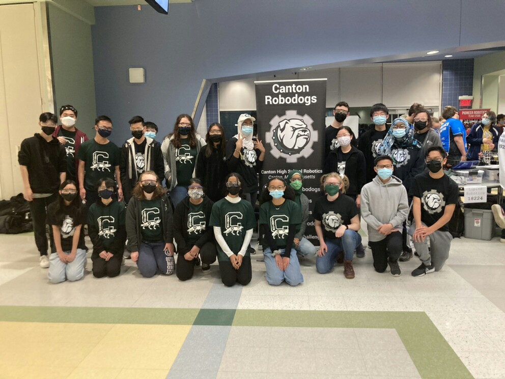 CantonRobodogs's tweet image. First in person competition in 21 months! Felt really good! Thanks for running the scrimmage  @NeedhamRobotics #NEFIRST #FTC