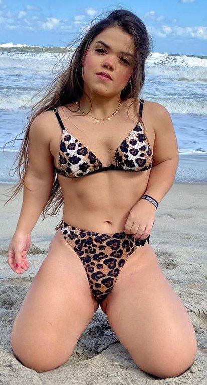 LittleModels5's tweet photo. Vithoria Papel 
#littlegirls #littlepeople #littleperson #dwarf #dwarfism #midget #midgetlover #Shortstack #tinygirls #bodypositive https://t.co/pfv1TGmwt7