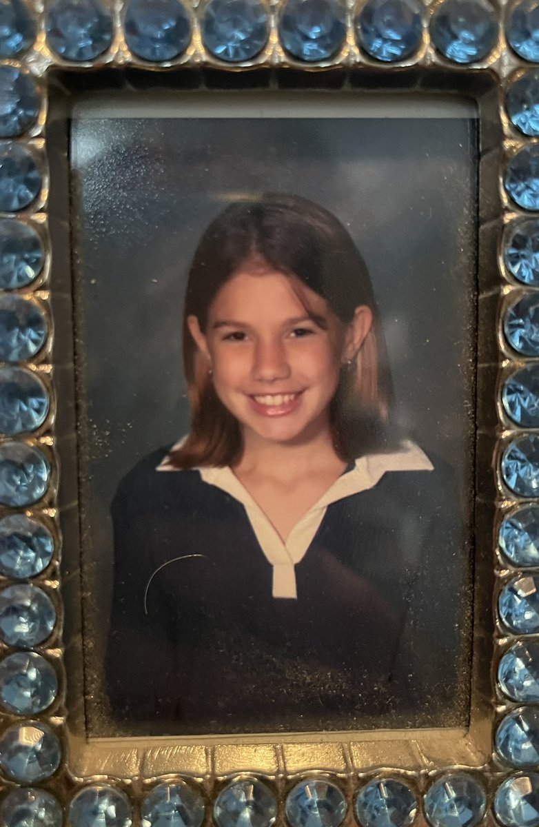 bailey_malia's tweet photo. Went and watched @ReadSouthall band last night and couldn’t help but notice this uncanny resemblance to 6th grade me 😂 https://t.co/w7JzzT5hHM