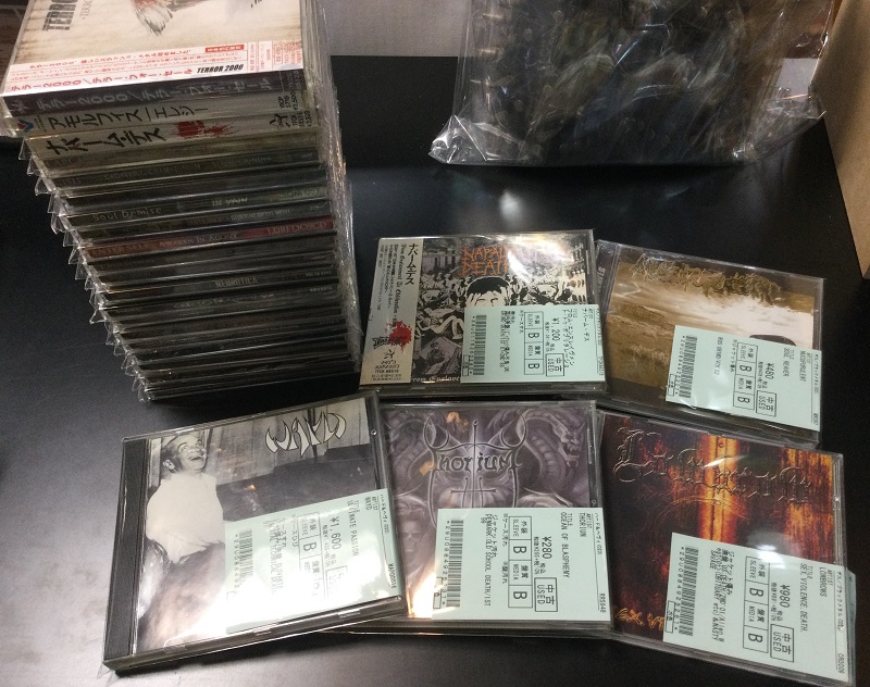 diskunion_do2's tweet photo. <<3F>>12/11(土)中古品新着情報
⚡️#DISILLUSION 、#LOWBROWS 、#NapalmDeath 、#WAYD ⚡️等の✨デス・メタル/グラインドコア✨の中古CDが入荷です‼️
#duメタル中古
#DeathMetal
#GRINDCORE https://t.co/VSL0SRKJqd