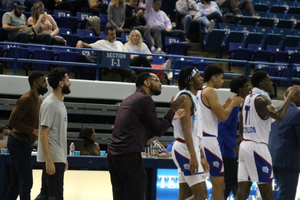 EyeAmHoustonn's tweet image. Shots from tonight’s Game, Shotz by Houston 😈📸