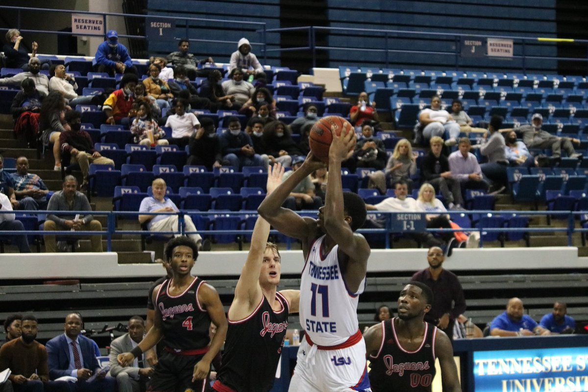 EyeAmHoustonn's tweet image. Shots from tonight’s Game, Shotz by Houston 😈📸