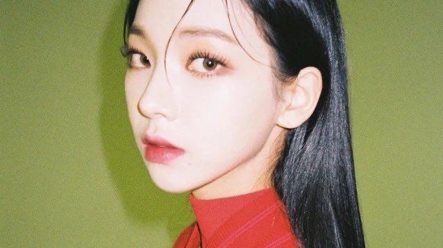 seulgishandss's tweet photo. all these games and promises

a #winrina tagalog socmed au

— chantal finds herself in a complicated situation when suddenly a news broke out that she was dating the campus crush, audi.

…or more likely hindi siya makapaniwalang siya na ang laman ng mga chismis ngayon. https://t.co/FewWb5TtRK