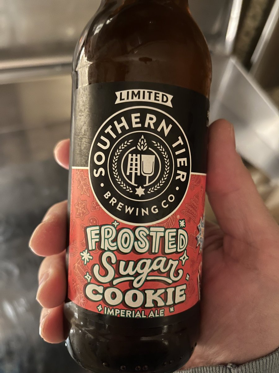 WhatImpressesMe's tweet photo. Oh wow…this is sooo good! This is the first of the winter beers I bought to try. https://t.co/iYZ3Y7qsDb