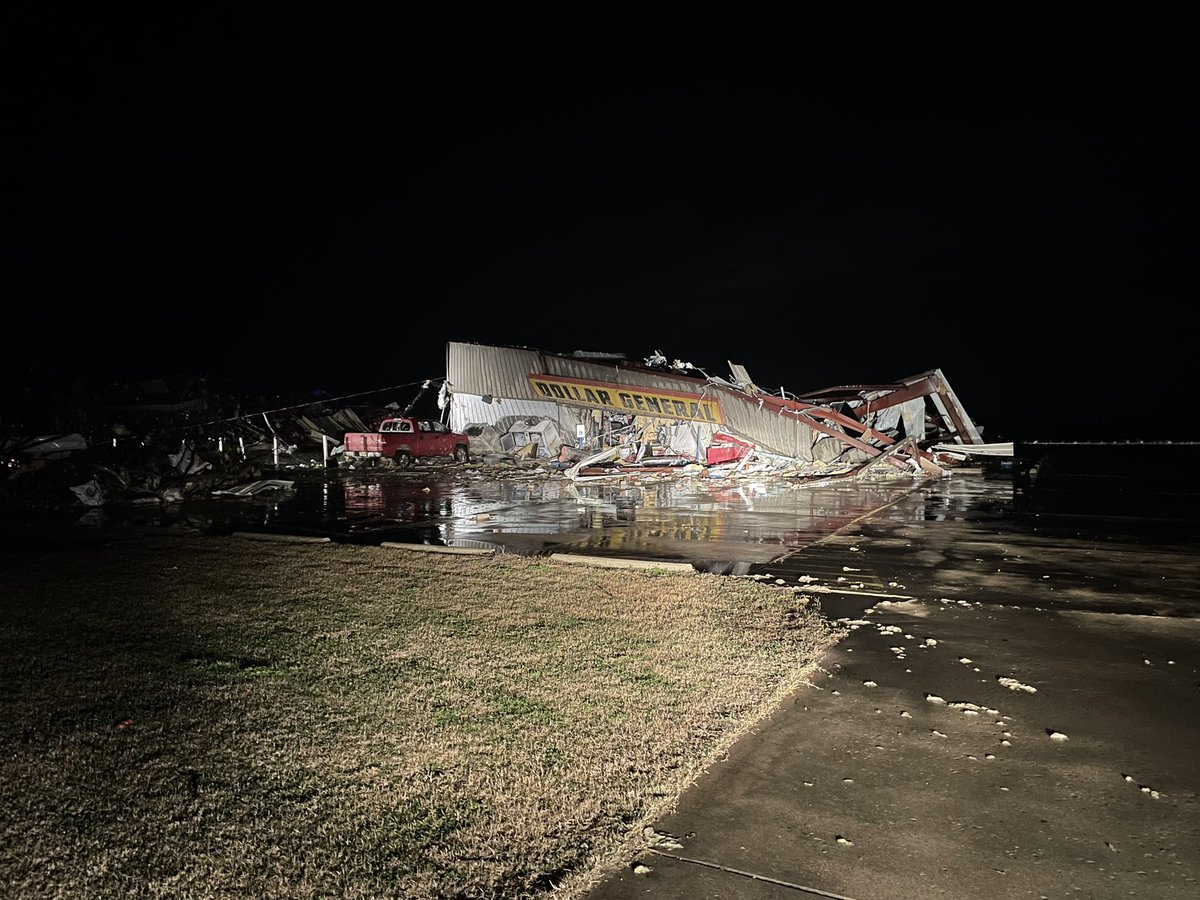 GDeMarraisTV's tweet photo. The scene from the Dollar General in Leachville. Building was completely destroyed. Be careful walking around there is lots of debris. https://t.co/KrgT802K98
