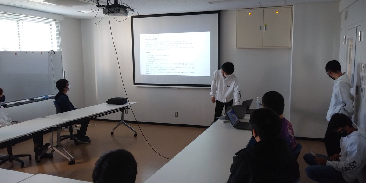 ゲームジャム会場の様子と開会式の様子です！！

また今回はUnityさんからパーカーのノベルティを頂いております。ありがとうございます！！