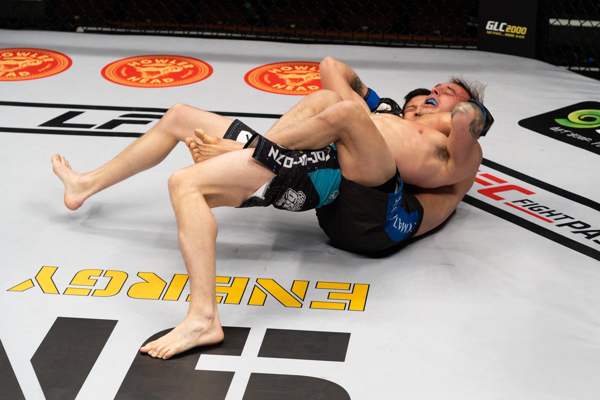 LFAfighting's tweet photo. #LFA120 Results: #QuangLe def. Austin Robinson via #Submission (Rear Naked Choke) at 1:12 of Round 1.
@ShellsDotCom
@Drink9mm
@KoiCBD
@bonspeedWheels
@ManSeeksAdventr
@GLCDirect2000
@HowlerHead
@MysticLake
@UFCFightPass https://t.co/hkl0aELPdM