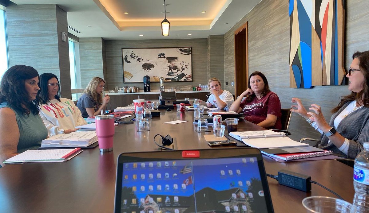JuliaChewAgency's tweet image. Annual Planning Mtg is a wrap! So grateful for this amazing team. Can’t wait to see what they accomplish in 2022! #goals #actionplans #exectution #Accountability #DreamPlanDo