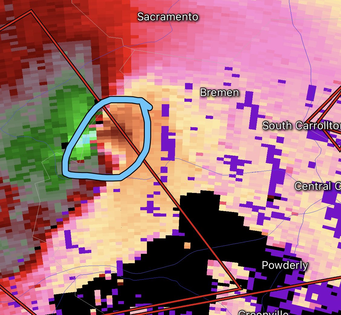 ReedTimmerUSA's tweet photo. Long-track destructive tornado heading into BREMEN KY now and is approaching 220 miles on the ground continuously since Monette AR unless a quick cycle was missed. Record Tri-state tornado was 219 mile track per @AJinOK https://t.co/g2j2JEoubx