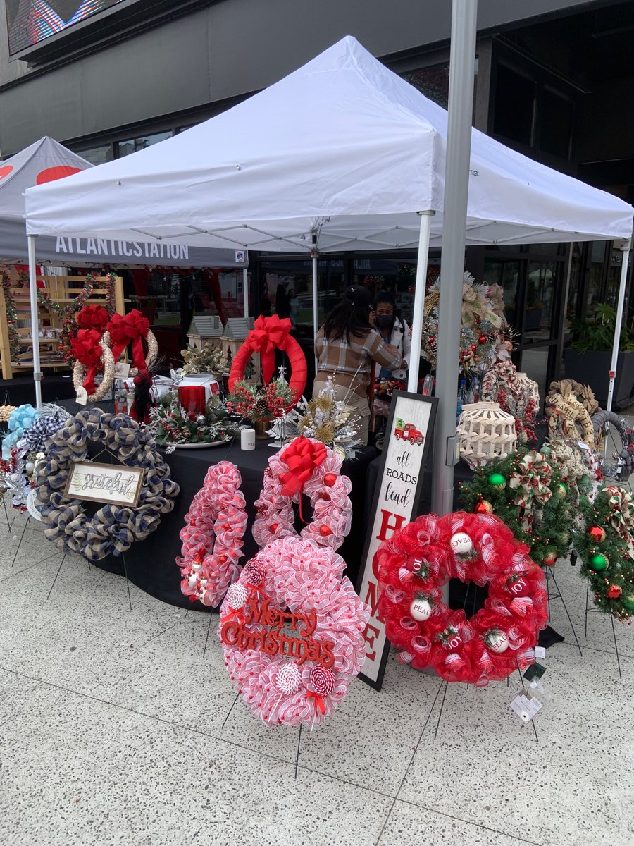 CreatorsMktAS's tweet photo. What better way to fill out your Holiday list than buying local from small business, and #handmadestuff. Come out to be a part of this wonderful holiday season's outdoor shopping @MakersMarketAS – #Christmasornaments, #gifts of all sorts, #Gourmetbakeries and so much more. https://t.co/ryE5z1rHDE