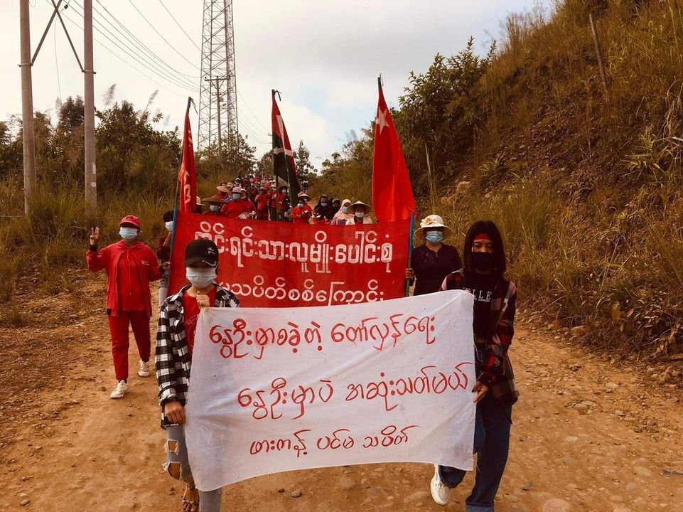 spring21MM's tweet photo. Despite the #InternetShutDown in Hap_Kant Tsp for 4 months, civilians from #Hap_Kant came out to the street and peacefully protested against Military Dictatorship &amp; Showed Support for PDF, KIA &amp; NUG on the morning of Dec 11.
#Dec11Coup
#WhatsHappeningInMyanmar https://t.co/TnUu6l3pcq