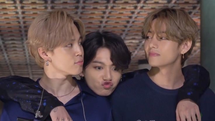 walesssss's tweet photo. Los amó son tan lindos no entiendo cómo pueden tirarle hate a estas personas tan lindas y puras 
WE LOVE YOU JIMIN
WE LOVE YOU JUNGKOOK
WE LOVE YOU TAEHYUNG
@BTS_twt https://t.co/EJCwcDoXjK
