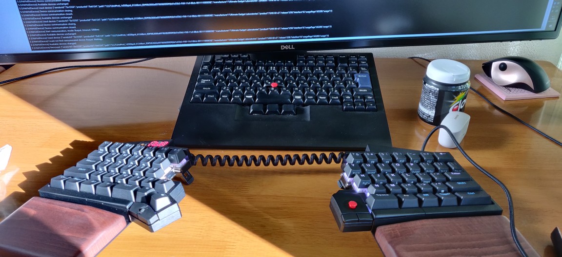 fat2_biryani's tweet photo. my new gear...
#ultimatehackingkeyboard #uhk https://t.co/ujE3sMgitB