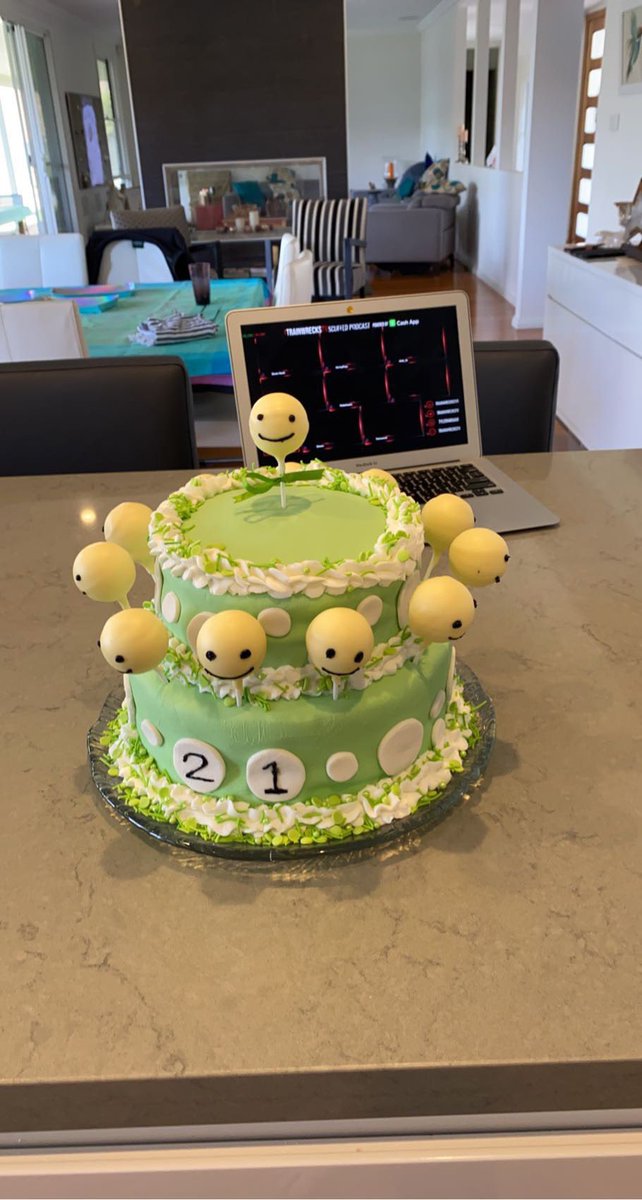 zippyzoom9's tweet photo. AYOOO DREAM LOOK AT MY 21st BDAY CAKE! I MADE THIS MYSELF! :) @dreamwastaken @dreamsecretclub #dream #dreamwastaken #dreamfanart #dreamwastakenfanart https://t.co/LflUWiAr9x
