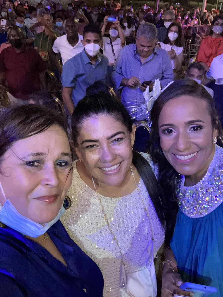 Lahijadelpes23's tweet photo. Teresita hija de la Maestra #EstherForero @dianasotoh Gran homenaje @SaycoOficial https://t.co/ho8pMUGsXW
