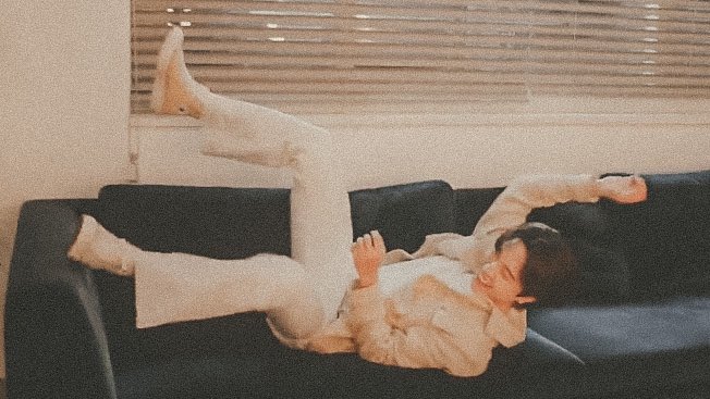 miniesdiary's tweet photo. how can u not love jimin 🥺😂 https://t.co/b8ufN1nNa1