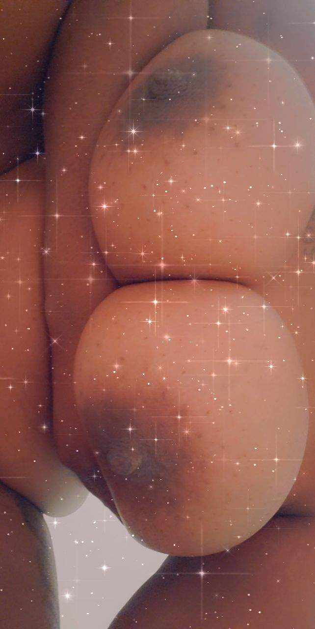 2 pic. @missbnasty @missbnasty I’m a tittie connoisseur https://t.co/HIc4L5e9SW