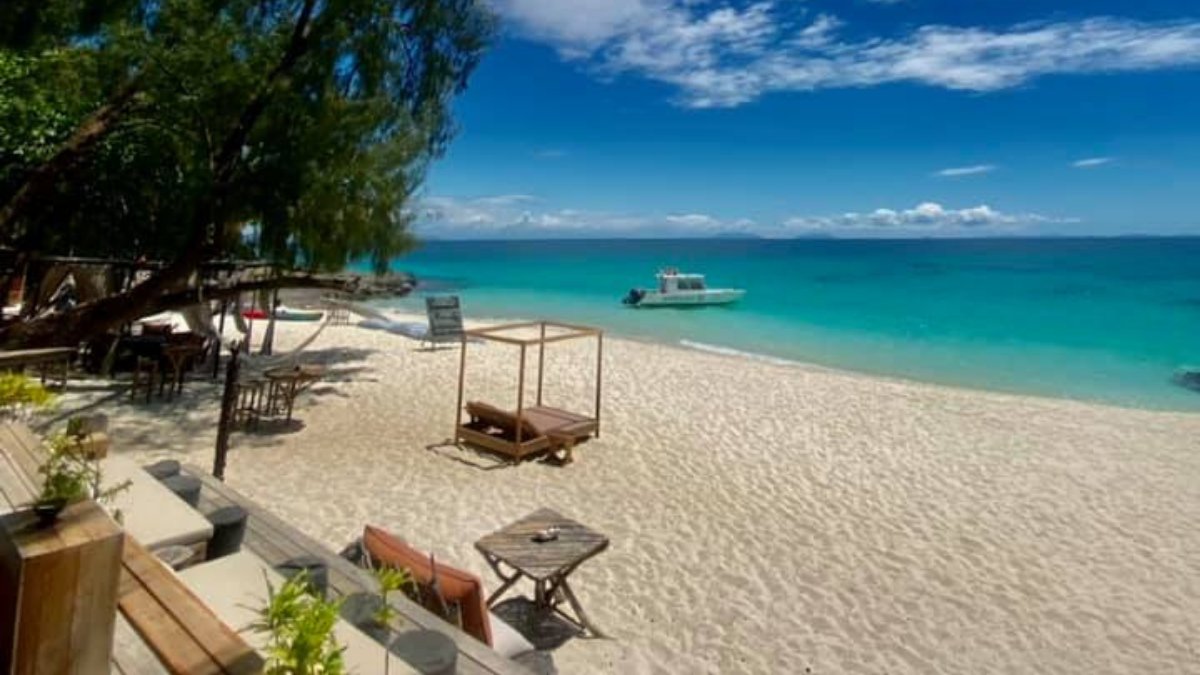 constancehotels's tweet photo. For those dreaming of lounging on powdery #whitesand and cooling off in turquoise water...
Look no further than #ConstanceTsarabanjina ๐ฒ๐ฌ
Planned your holiday yet? ๐
#ConstanceWithU
#IndianOcean #Madagascar https://t.co/jpaPmg0VLd