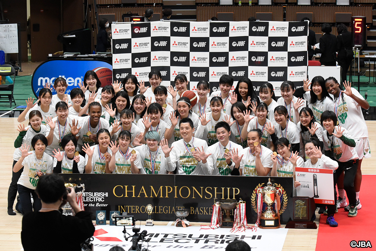 JAPANBASKETBALL's tweet photo. 🏆#インカレ 2021 @jubf2014
#大学バスケ #日本一 決定戦🔥

⛹️‍♀️女子 決勝 #FINAL
東京医療保健大学88-67白鴎大学
優勝🎊東京医療保健大学（5年連続5回目）

⛹️‍♂️男子 #FINAL4
15:00Tip-OFF

📍代々木第二体育館
https://t.co/7knslT3WUs

🎥バスケットLIVE @BASKETLIVE_JP
https://t.co/lNpwCQ6wuw https://t.co/5oVlUira5v