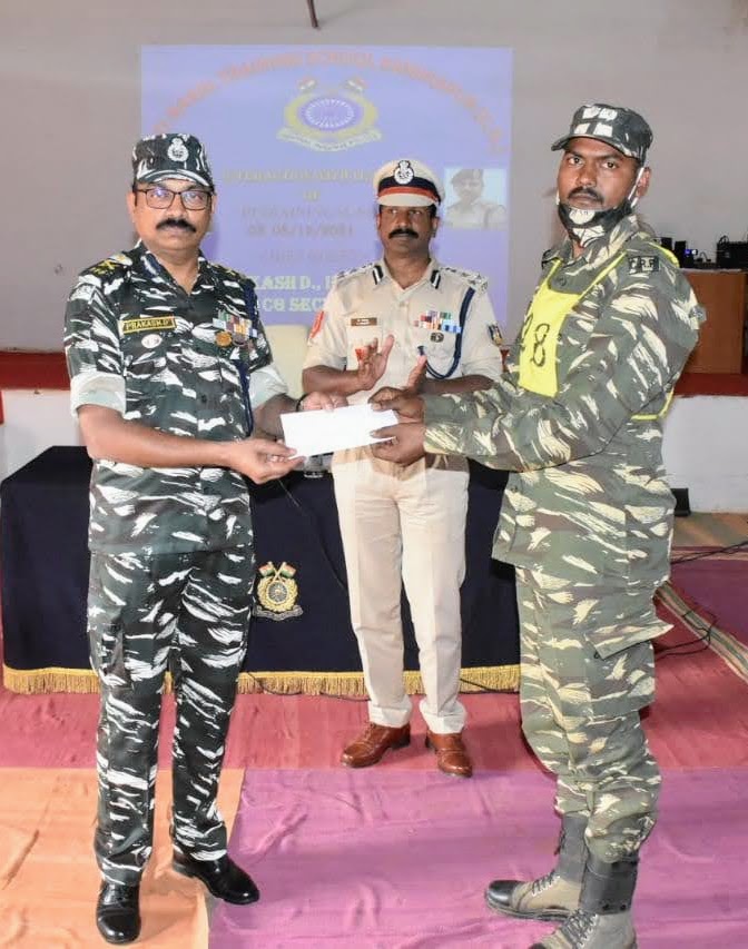 Training is essential to increase knowledge, skills, values and abilities...
Visited Anti Naxal Training School (ANTS) in North Chhattissgarh and interacted with CRPF troopers...
Rewarded the outstanding performers...
<a href="/crpfindia/">🇮🇳CRPF🇮🇳</a> 
<a href="/HMOIndia/">गृहमंत्री कार्यालय, HMO India</a> 
<a href="/PMOIndia/">PMO India</a>