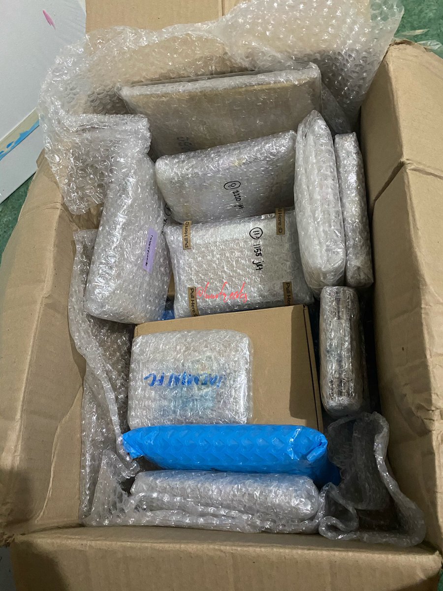 luuvfreaks's tweet photo. [ #woopzkeeps #woopzthanks ]

Hi @woopzhaul! Thank you so much for keeping my parcels safe💓 my first consol box finally arrived💙

#luuvfreaksbuys https://t.co/IvCqhKp6Tj