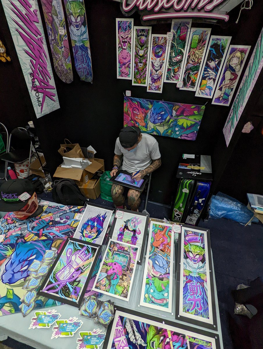 When you're shilling your wares all weekend at comic con but <a href="/G4b_9/">Gab9</a> messages you saying you need to finish your NFTs for the <a href="/tombheads/">Zorro 🏴‍☠️</a> auction in a few hours. Wouldn't have it any other way 🙌 #nft #limitbreak #ftm #ftmnft