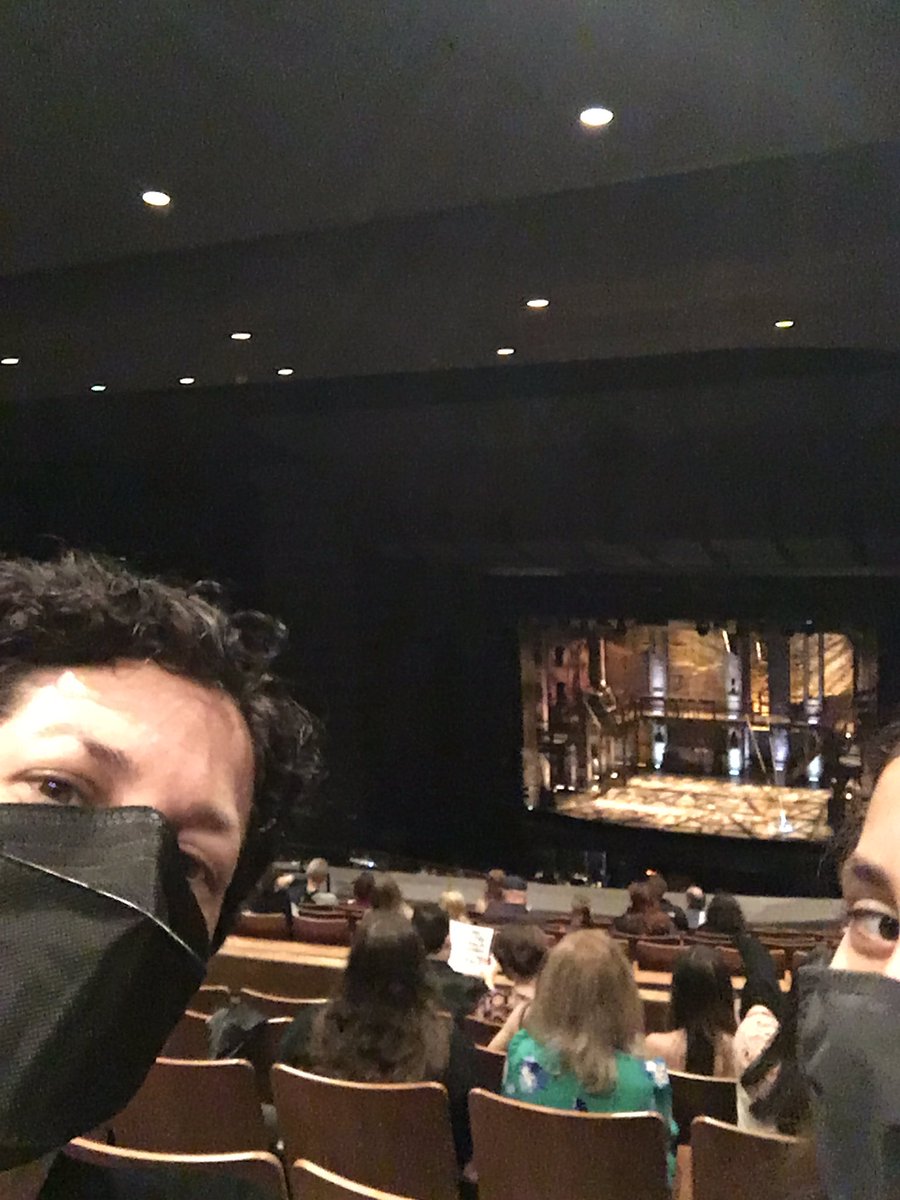 TKRaygor's tweet photo. Finally got to be in the room where it happens!!!😍😍Happiness = #Hamilton @HamiltonMusical https://t.co/OYukfTQO0u