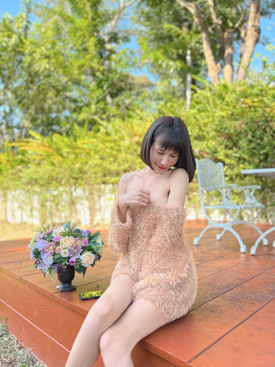 BabyMeena7's tweet photo. หนาวนี้กอดใคร หนาวมั้ย กอดกัน 🤗 
#ลำปาง #สาวสองลำปาง https://t.co/cQbFGJQDq4