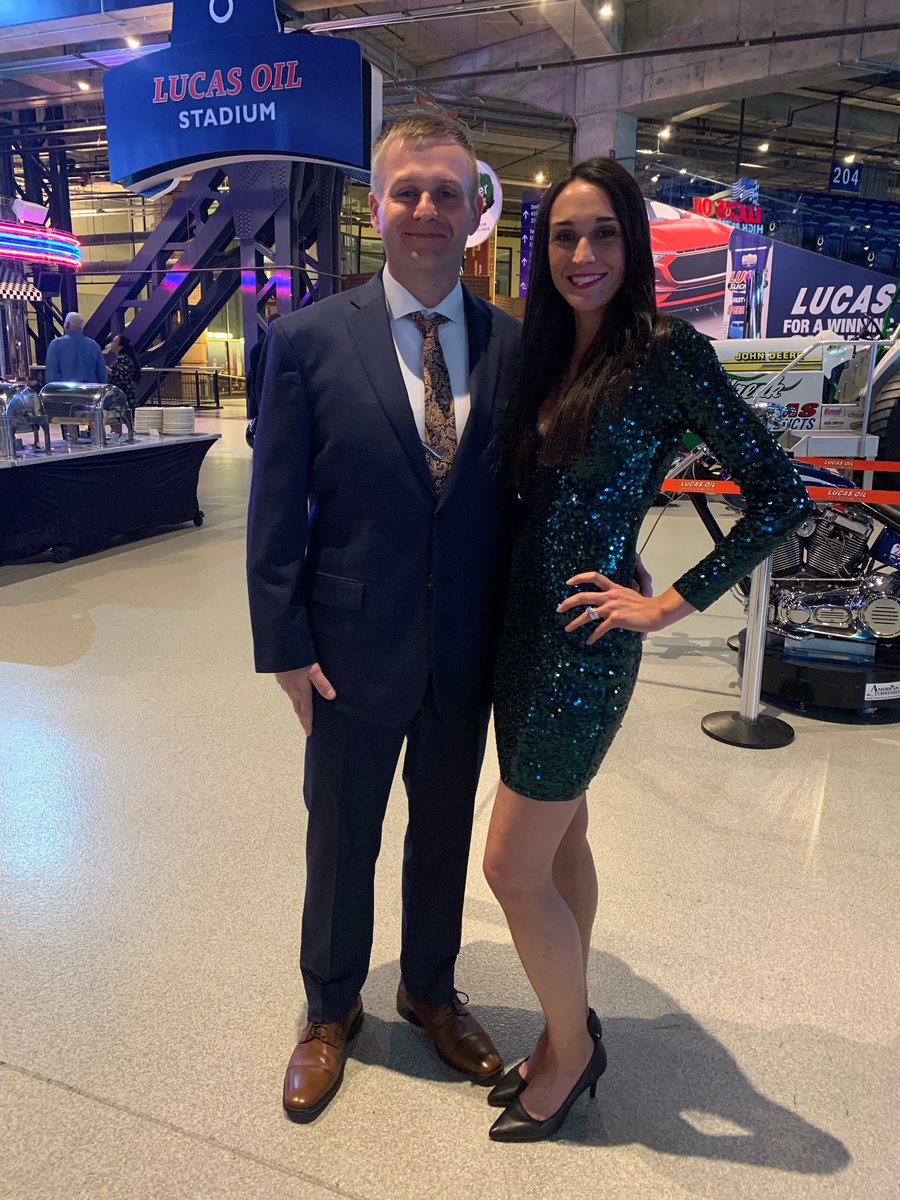 stacymarlar's tweet photo. 'Cause every girl's crazy 'bout a sharp dressed man… Congratulations T-Mac 🥇 #LOLMDS https://t.co/tkGgYFVXiW