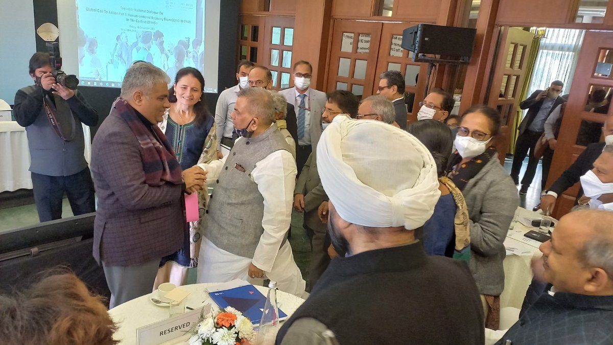 ashoksinghintuc's tweet photo. आईएलओ द्वारा आयोजित त्रिपक्षीय राष्ट्रीय संवाद कार्यक्रम में बोलते हुए इंटक के राष्ट्रीय उपाध्यक्ष एवं आईएलओ गवर्निंग बॉडी के मेंबर माननीय अशोक सिंह! https://t.co/nNVHbNqwMc