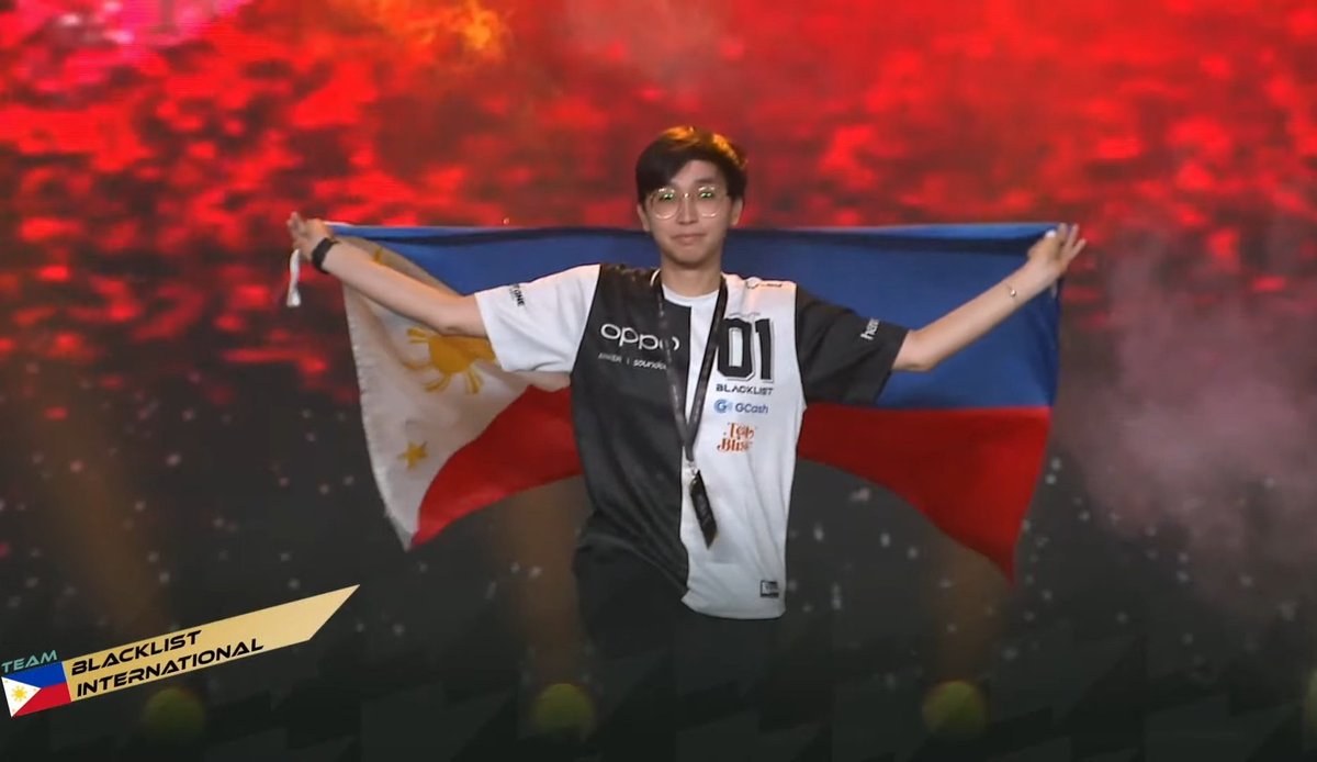 mostlywise_'s tweet photo. Representing not only our country but bringing the whole LGBTQ+ community in the world stage. BOW DOWN TO THE QUEEN 👸 

#BreakTheCode 
#BringHomeTheCrown 
#PinasLangMalakas https://t.co/XrqEWhFGAx