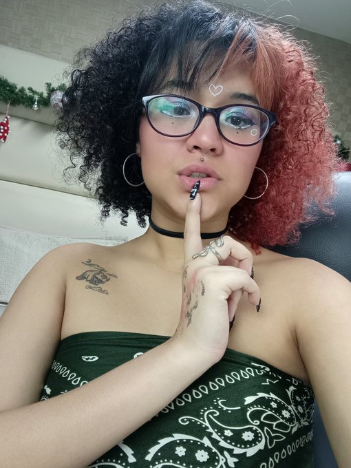 No hab&iacute;a subido est&aacute; monda, pero tambi&eacute;n soy bonita sin filtros 💕   #sweet #camgirlfun #webcamcolombia<a href="/tag/models"class="tags"><span>#models</span></a><a href="/tag/sweet"class="tags"><span>#sweet</span></a><a href="/tag/camgirlfun"class="tags"><span>#camgirlfun</span></a><a href="/tag/webcamcolombia"class="tags"><span>#webcamcolombia</span></a>