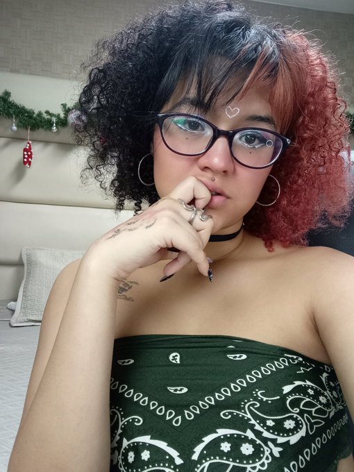 No hab&iacute;a subido est&aacute; monda, pero tambi&eacute;n soy bonita sin filtros 💕   #sweet #camgirlfun #webcamcolombia<a href="/tag/models"class="tags"><span>#models</span></a><a href="/tag/sweet"class="tags"><span>#sweet</span></a><a href="/tag/camgirlfun"class="tags"><span>#camgirlfun</span></a><a href="/tag/webcamcolombia"class="tags"><span>#webcamcolombia</span></a>