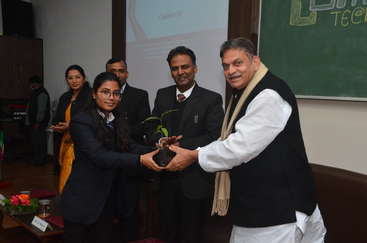 SRMSCETBareilly's tweet photo. “COMPTECH-2021” was a #techfest, held by Department of Computer Science and Engineering #SRMSCET, Bareilly which concluded with many of the successful events like Computer quiz, ready to roll, photo-combat, Trail-blazer, e-treasure hunt, bug war. https://t.co/GJow3XN5xH