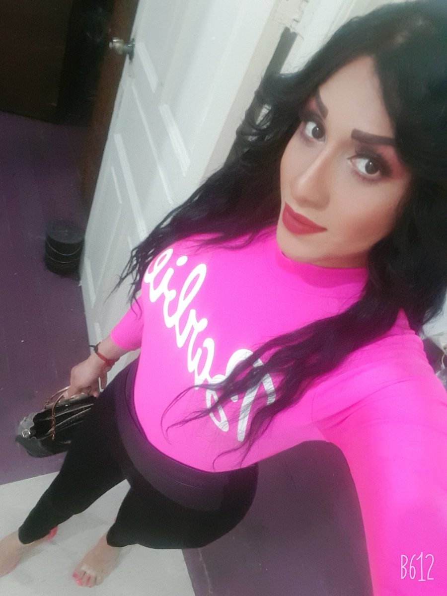 KarlaPolett2's tweet photo. Saludos quien para comernos todito 😘😋😋☺️☺️☺️☺️yo metro Revolución https://t.co/5tO7Pq0uXG