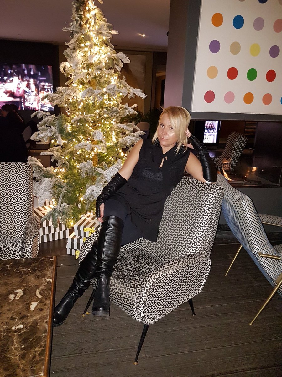 Elisbettina's tweet photo. Christmas is coming https://t.co/6iCf8njLUL