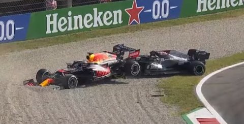 borja_zazo's tweet image. Tengo 2 preguntas:

1. ¿Quién quieres que gane el mundial?

RT🔁VERSTAPPEN
FAV❤️HAMILTON