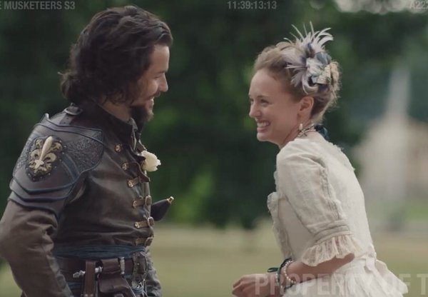 Gabriele_Dreamy's tweet photo. @Jo_Lloyd8 Good afternoon 🤗 smiling is always the right way
#SmilesForSaturday 
This time Santi with #LauraHaddock  in #MusketeersBBC and #TransformersTheLastKnight https://t.co/IEOIkZnfLq