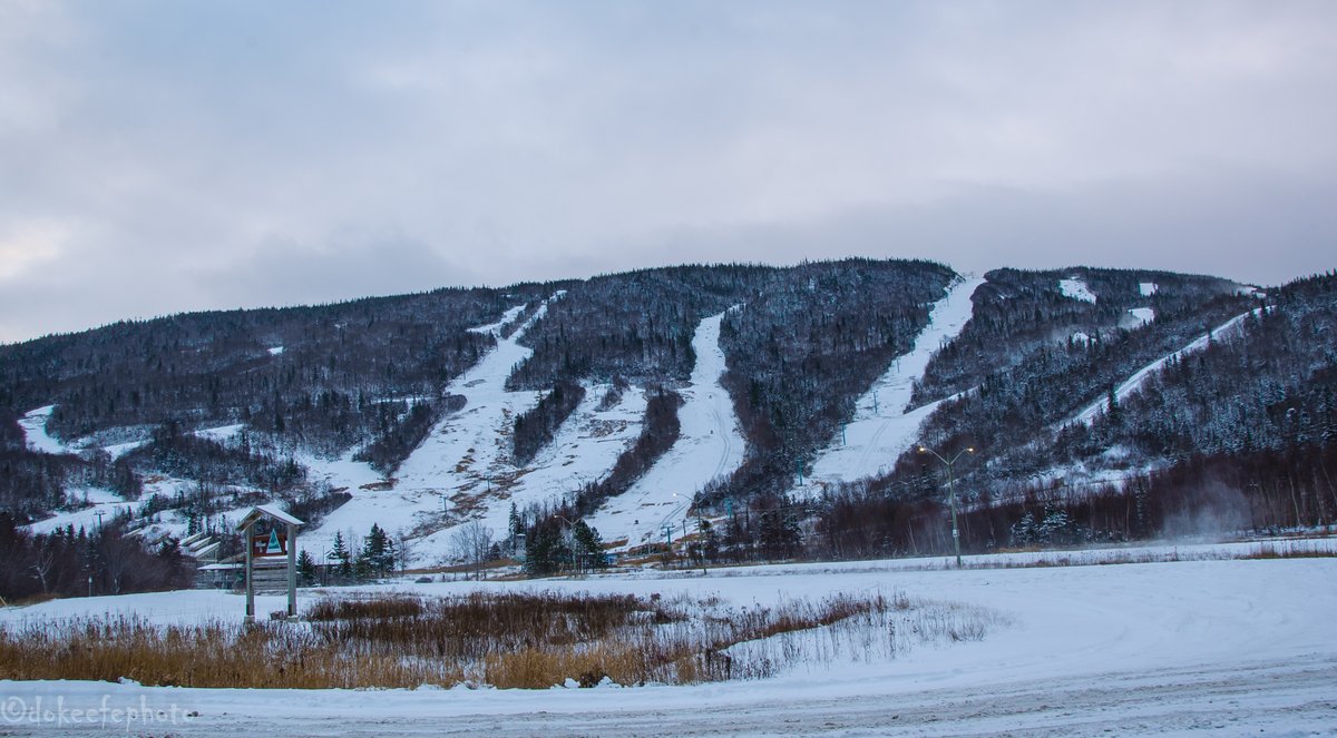 DonnieOK's tweet photo. With a Rainfall warning in effect, this will look totally different tomorrow :( :( Mother Nature needs to lay of the drugs :( #nlwx #steadybrook @SkiMarble @wxcentre @weathernetwork #newfoundland #cornerbrook #winterwillcome #ski #hike #snowmobile https://t.co/Pjgx3hf0Al