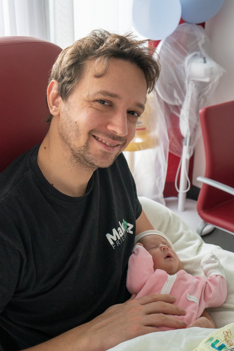 Coucou Twitter ! Même si je suis bien en dehors du game depuis un moment je voulais vous donner une petite nouvelle ! Je suis papa depuis le 25.11! La vie est belle ! La bise à tous !