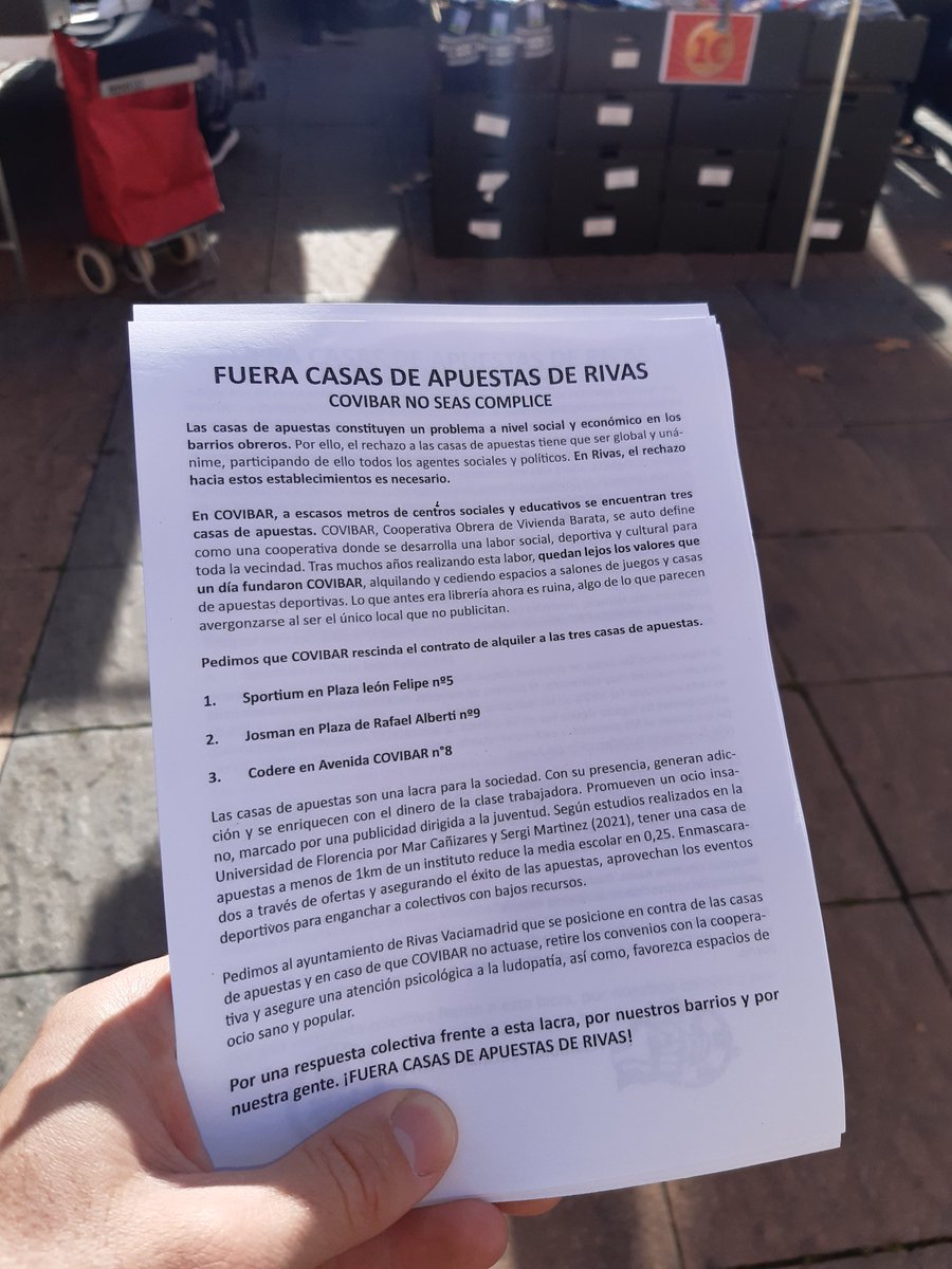 Hoy hemos estado concienciando y pidiendo a las vecinas de Covibar una respuesta colectiva frente a las casas de apuestas. No descansaremos hasta conseguir su cierre ✊