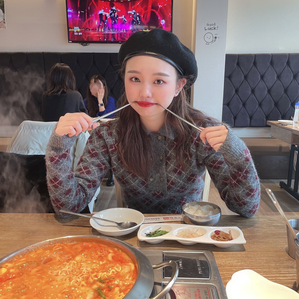 otgram97's tweet photo. 新大久保のソウルタウンの2階にあるプデチゲのお店🌝

めちゃめちゃ美味しかった🥲💖
辛さが選べて、今の季節にぴったり‼️
寒い冬はソウルタウンのプデチゲ食べてあったまって〜❤️‍🔥❤️‍🔥

行きたいと思った方はぜひRTもいいねもお待ちしてます💖 https://t.co/zvtZhlblvJ