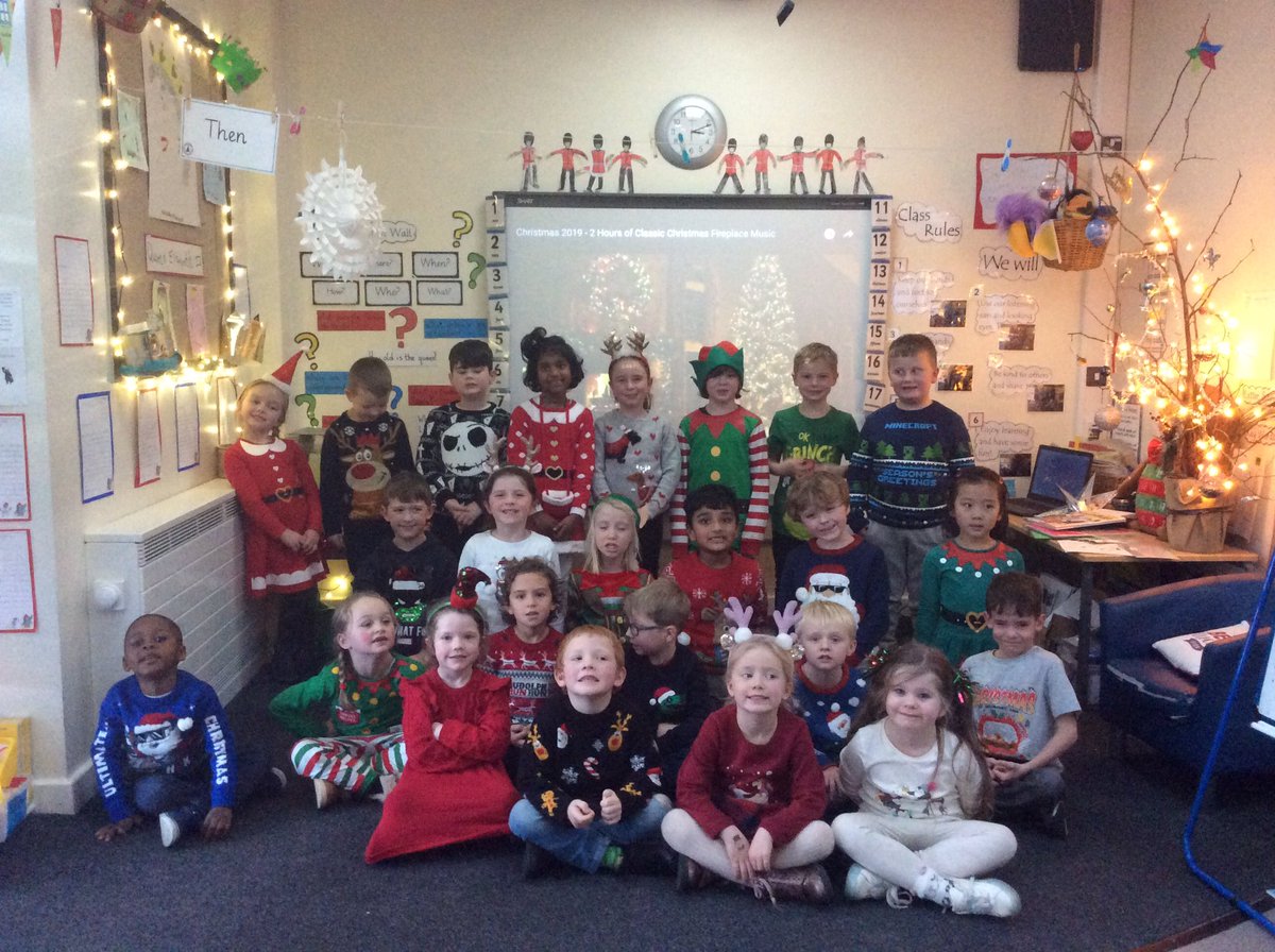 MabsCrossY1_2M's tweet photo. What a great time we had taking part in the #elfdash for @TheBrickWigan and Save The Children fund. 
Despite the rain we kept on running. Well done Year 1. https://t.co/0qV8Uq5Jl5